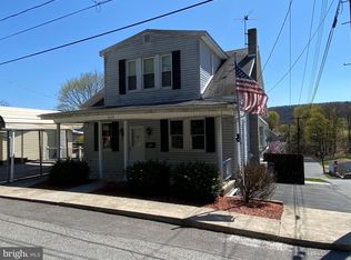 939 S Seneca St, Pottsville, PA 17901