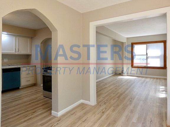 5th image of 1732 Newport Ave