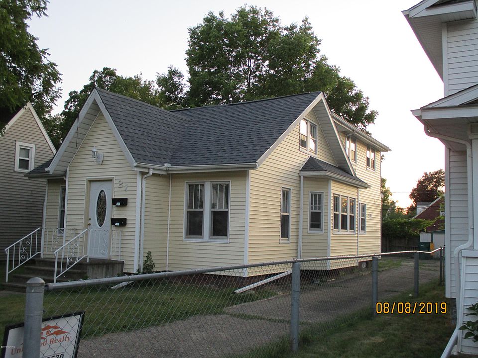 2nd image of 21 Wiltshire Ave