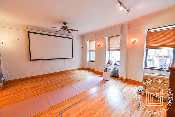 Rented by Nolita Group | media 21