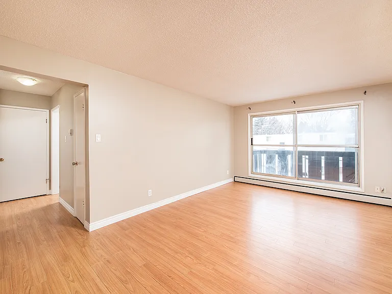 6 Gainsborough Ave — Photo 13