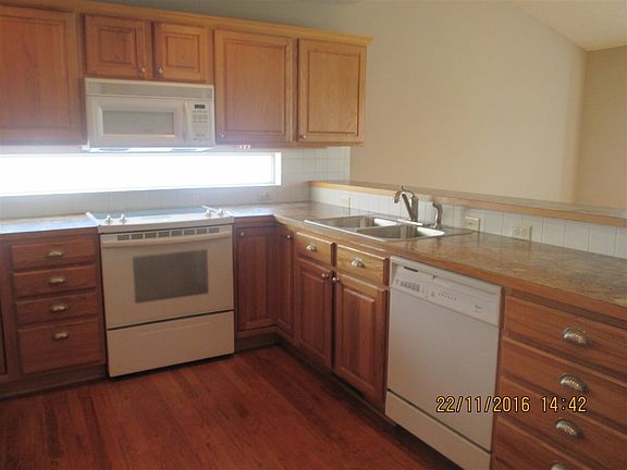 3rd image of 10515 E Ayesbury Ct