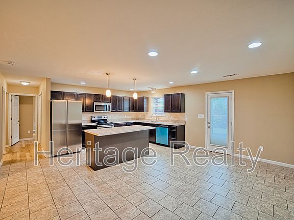 4th image of 1707 Cove Oak Ln