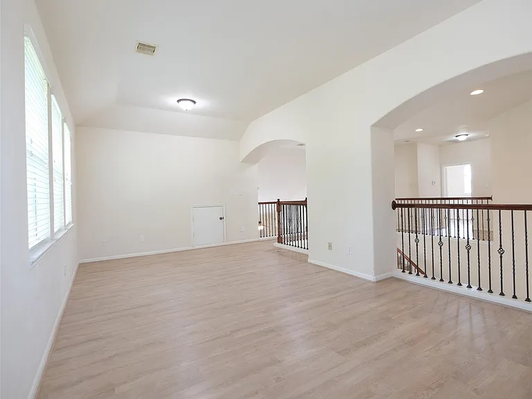 12802 Flat Creek Dr — Photo 17