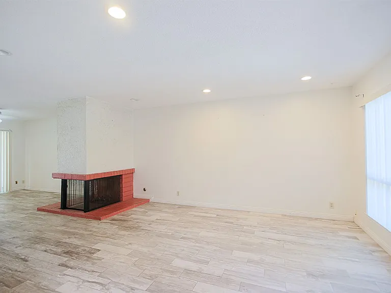 12883 Newhope St — Photo 7
