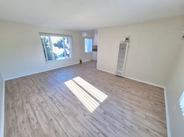 6845 Hazeltine Ave APT 18, Van Nuys, CA 91405