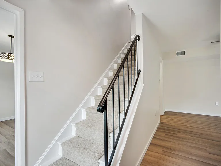 4634 Conwell Dr — Photo 7