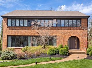 35 Granada Way, Saint Louis, MO 63124