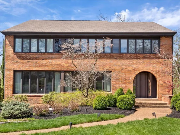 35 Granada Way, Saint Louis, MO 63124
