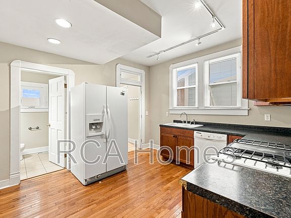 5th image of 1013 E Morris St