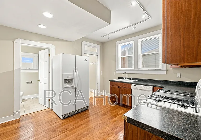 1013 E Morris St — Photo 5