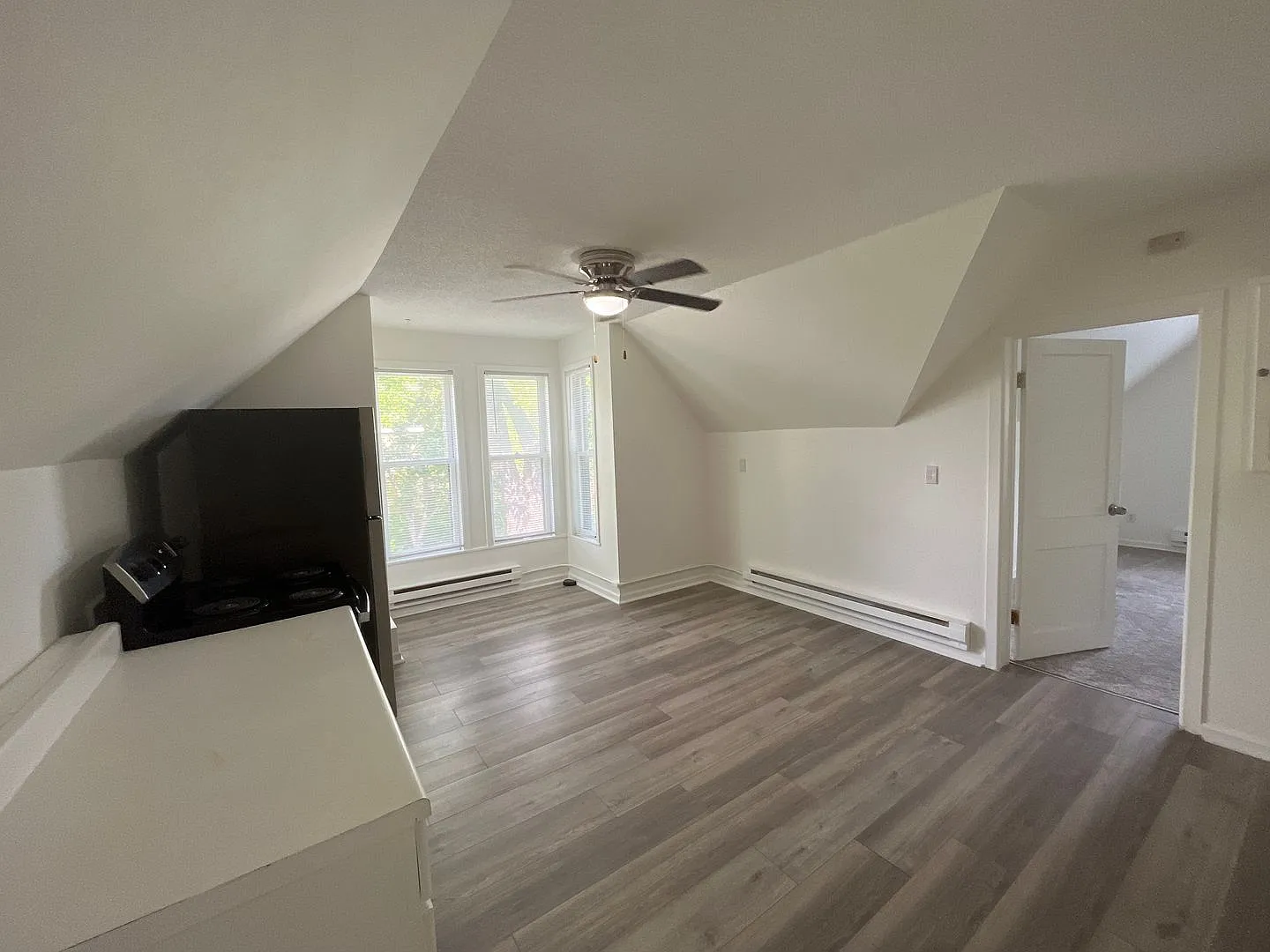 1000 Mclean Ave — Photo 1