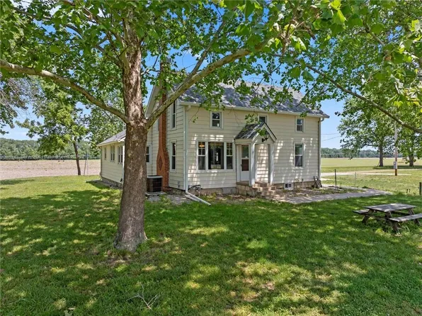 230 N 2190th Rd, Lecompton, KS 66050