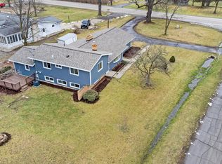 9402 Heddy Dr, Flushing, MI 48433