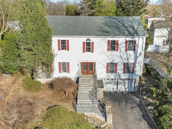 49 Chaucer Street, Hartsdale, NY 10530