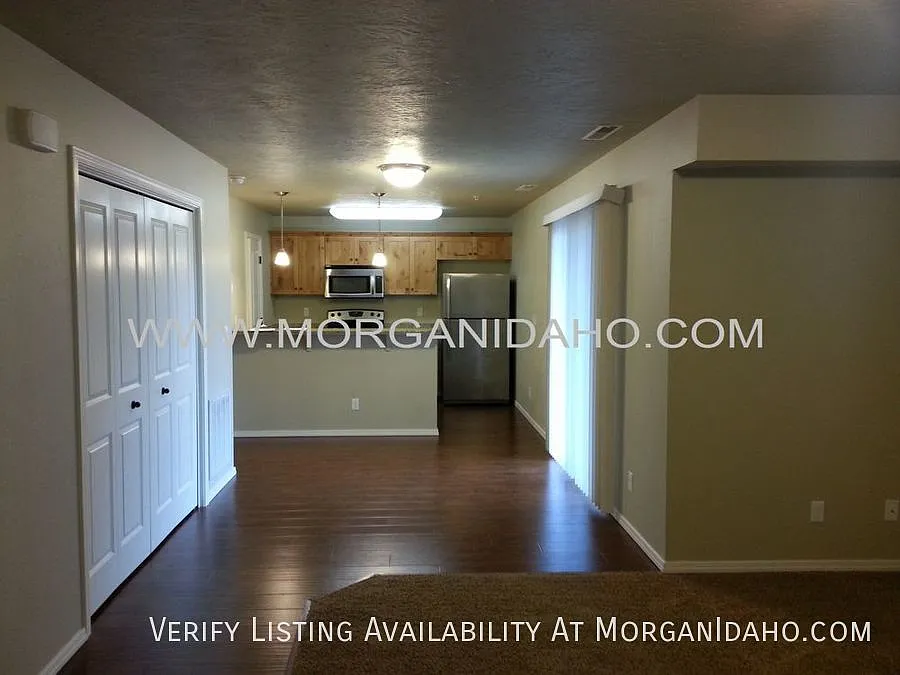 Covered parking, storage/patio, granite counters, and more! — Photo 4