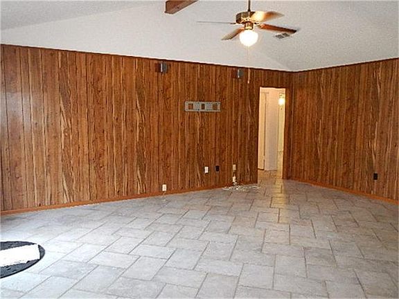 4th image of 1501 Maria St