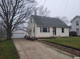 405 E Adams St, Washington, IL 61571