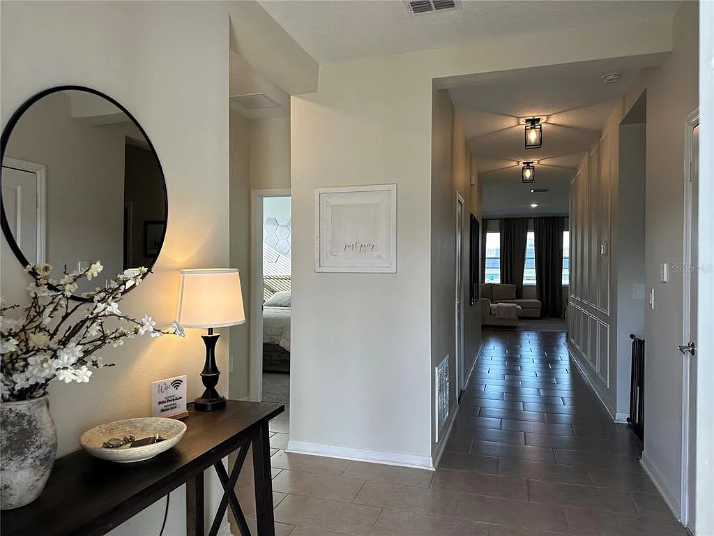 4 bed, 2.0 bath, 1848 sqft, $2,300 — Photo 3