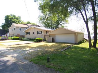 12106 N Riverview Rd, Chillicothe, IL 61523