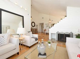 10860 Arizona Ave, Culver City, CA 90232