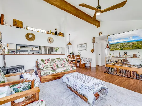 1088 Mamalu Pl, Makawao, HI 96768