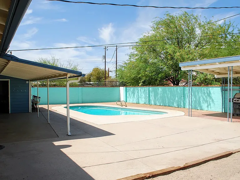 2743 N Tyndall Ave — Photo 22