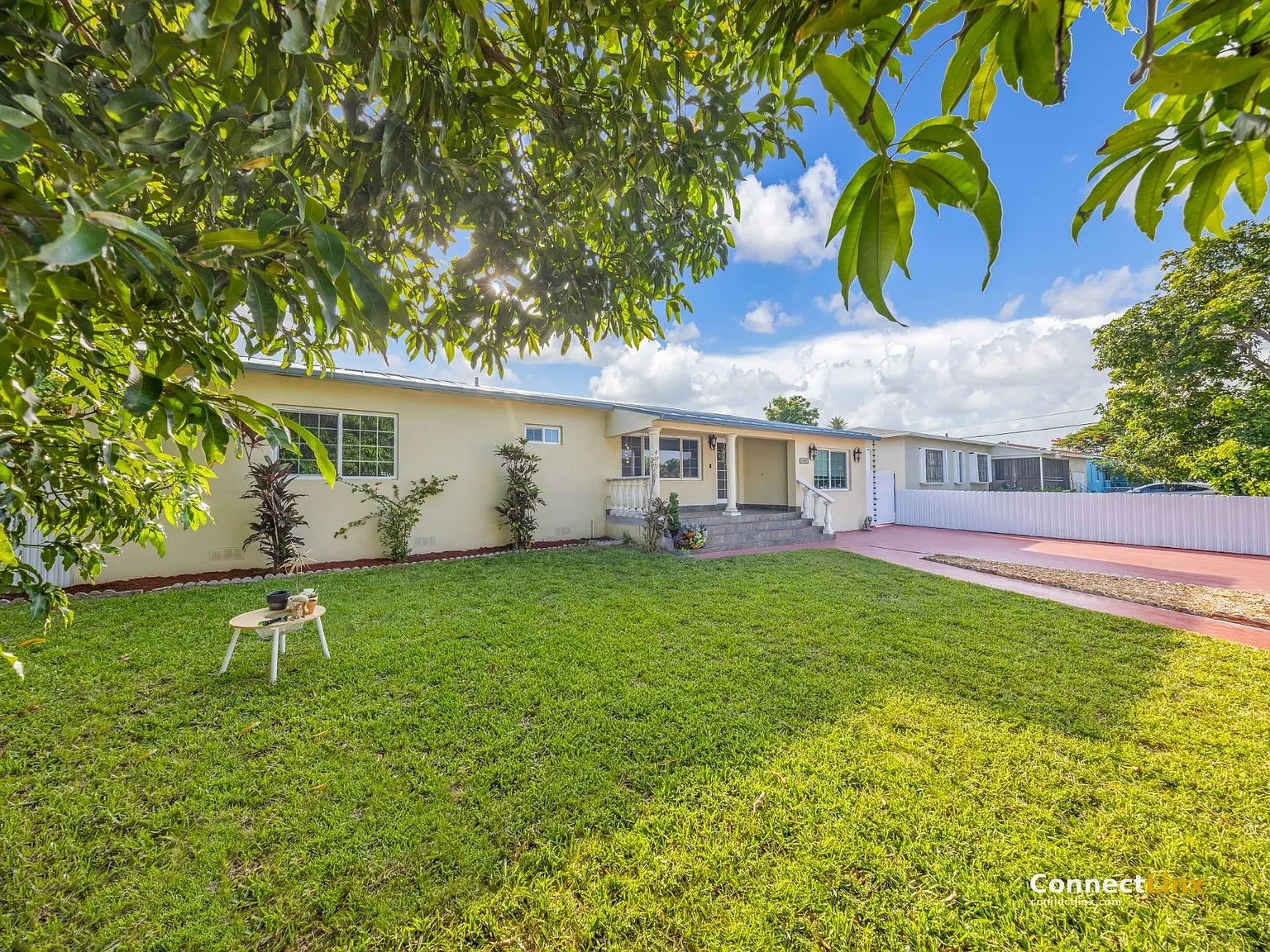5 bed, 4.0 bath, 1769 sqft, $5,450 — Photo 2
