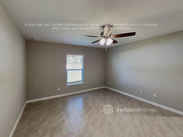 373 NW Avens St — Photo 4