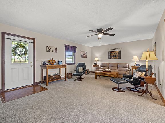 4th image of 761 Texas Loop Rd