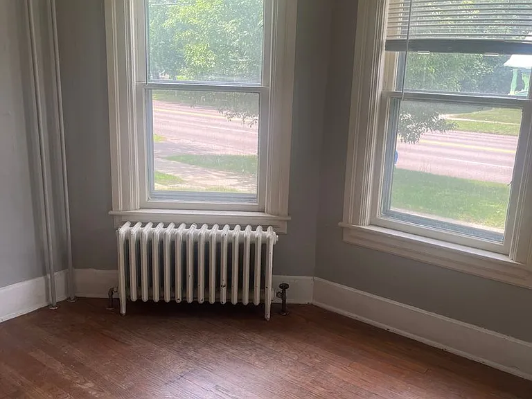 228-230 Shelburne Rd — Photo 8