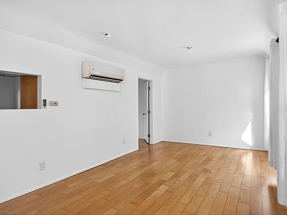 2nd image of 4230 Burns Ave #4234-1/2