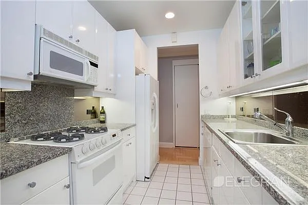 Rented by (Legacy) Elegran | media 12