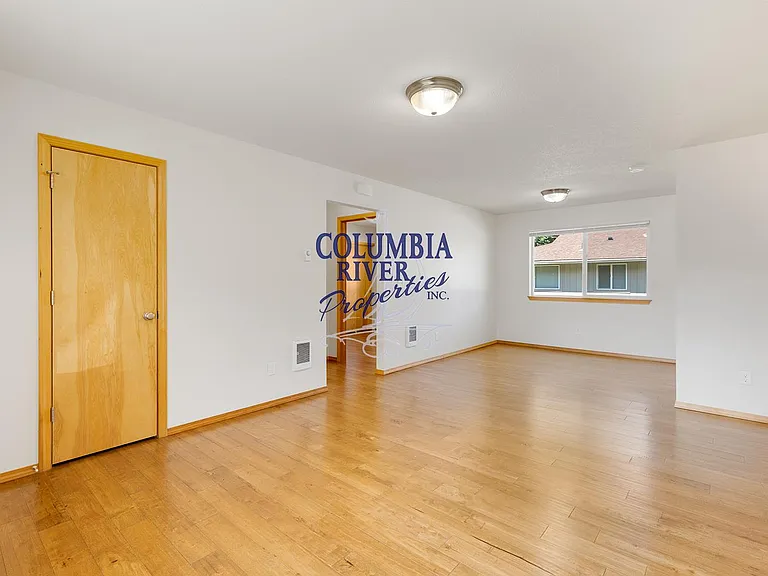 1495 N Goerig St #B — Photo 11