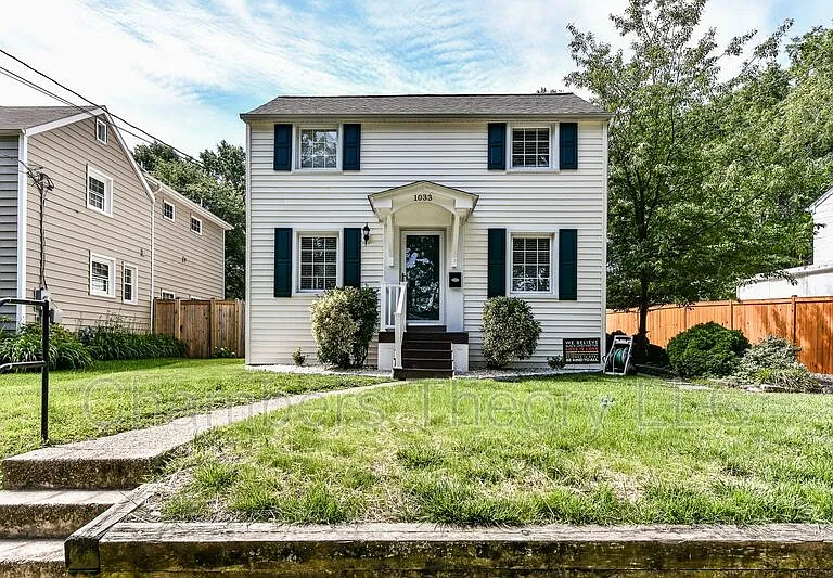 1033 S Edison St — Photo 2