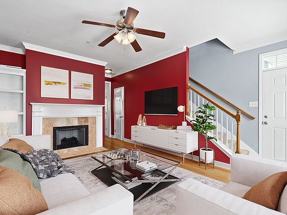 2nd image of 1024 McKenna Dr #D-4