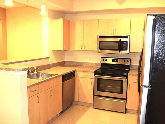 4th image of 533 NE 3rd Ave APT 125