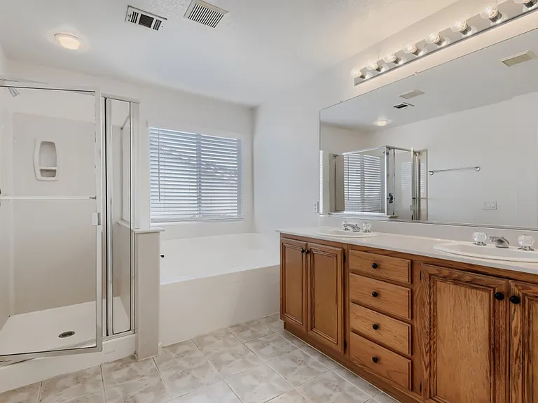 1037 Plentywood Pl — Photo 22