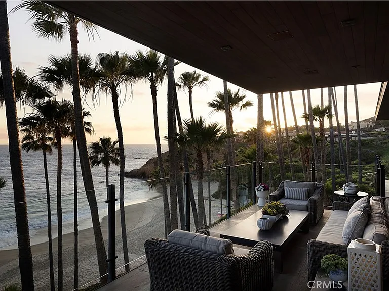 2495 Riviera Dr — Photo 17