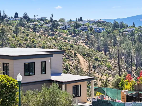 3756 Crown Hill Drive, Santa Rosa, CA 95404