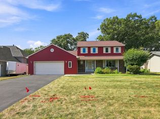 3017 Standridge Pl N, Maplewood, MN 55109