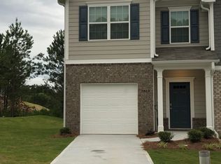 5825 Union Walk Dr, Union City, GA 30291