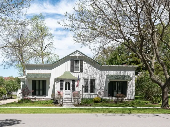169 E Joseph St, Cape Vincent, NY 13618
