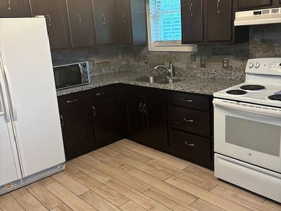 5th image of 1276-1278 Woodvale Dr #2B-1BA-825SQFT