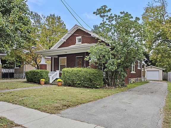 3rd image of 734 Tremont Ave