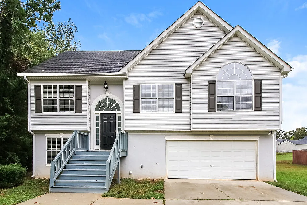 5 bed, 3.0 bath, 1854 sqft, $2,195 — Photo 4