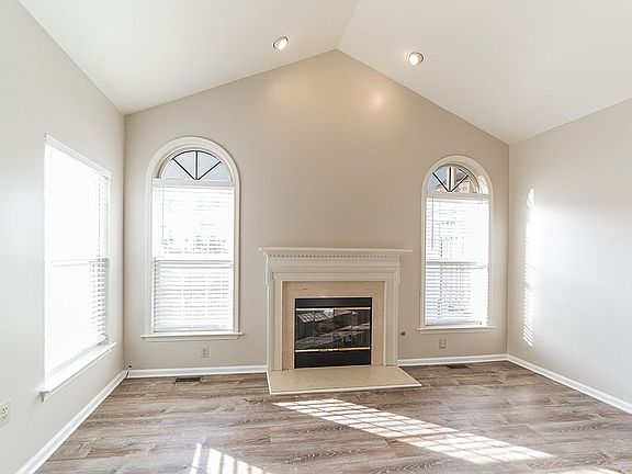 2nd image of 56 Lincoln Dr