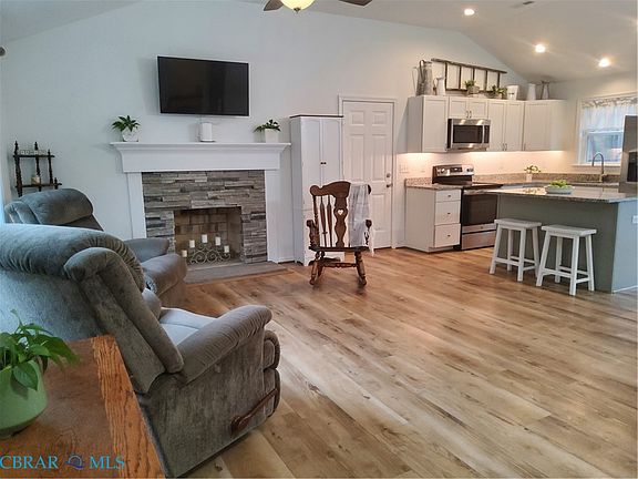 4th image of 8428 Robins Neck Rd