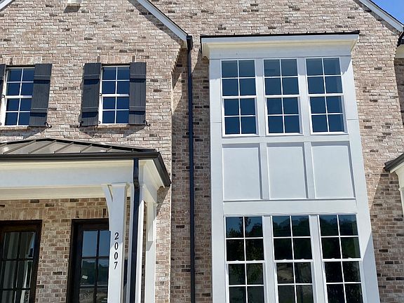 2nd image of 2007 Hollydale Aly Lot 100