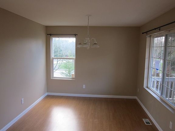 Hardwood Laminate Floor in Living Room